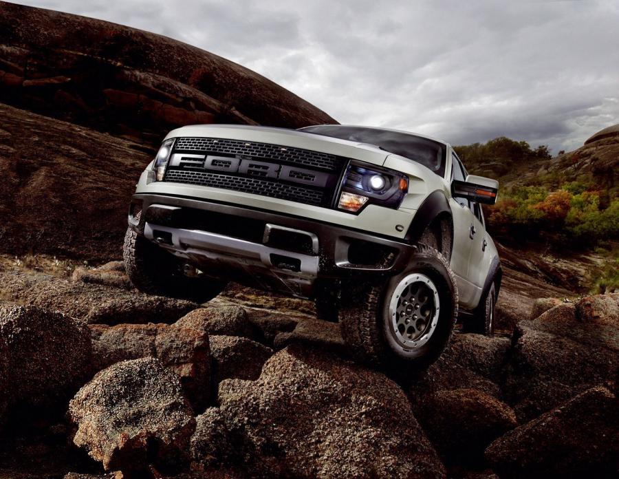  Ford F-150 SVT Raptor 2013 года  (фото 2 из 45)